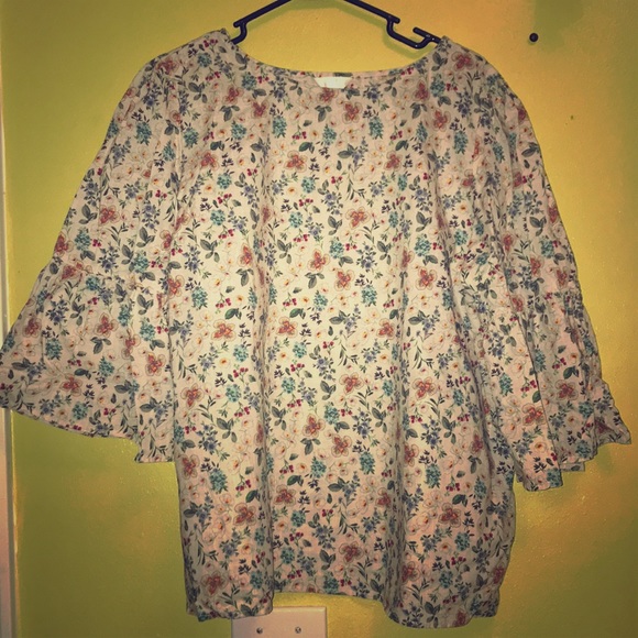 Time and Tru Tops - Time and Tru
Women's Woven Popover Floral Top 💐